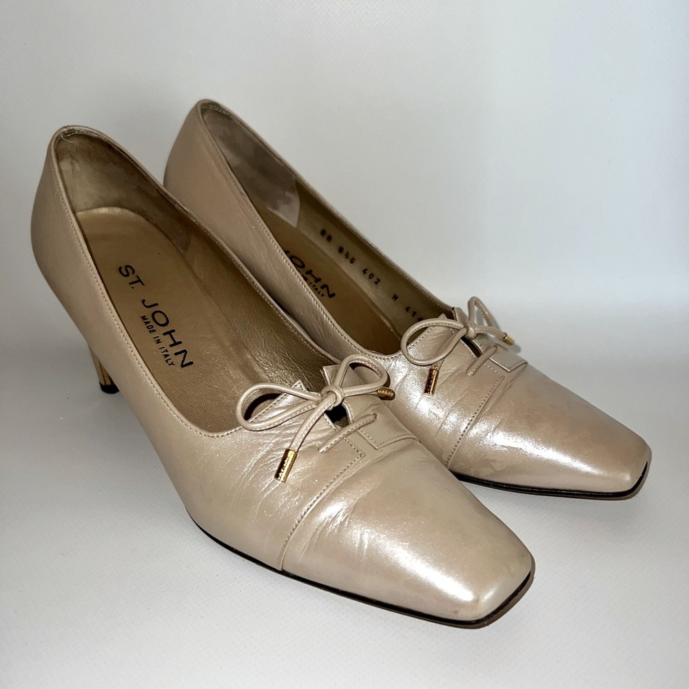 St. John Vintage Beige/Platinum Leather Heels 8.5